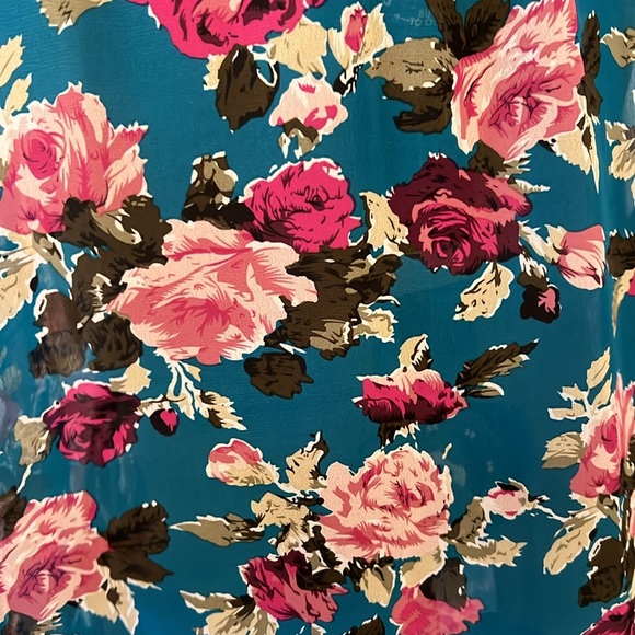 Show Me Your Mumu Short Sleeve Floral Blouse, Bundle of 3 - Picture 15 of 16